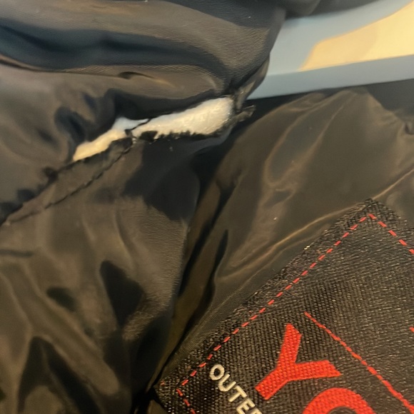 Young Ladies Thermal Jacket worn once has slight rip inside from hanger - Picture 3 of 3